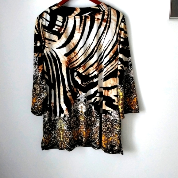 JM Collection Ladies Animal print top - Picture 5 of 9